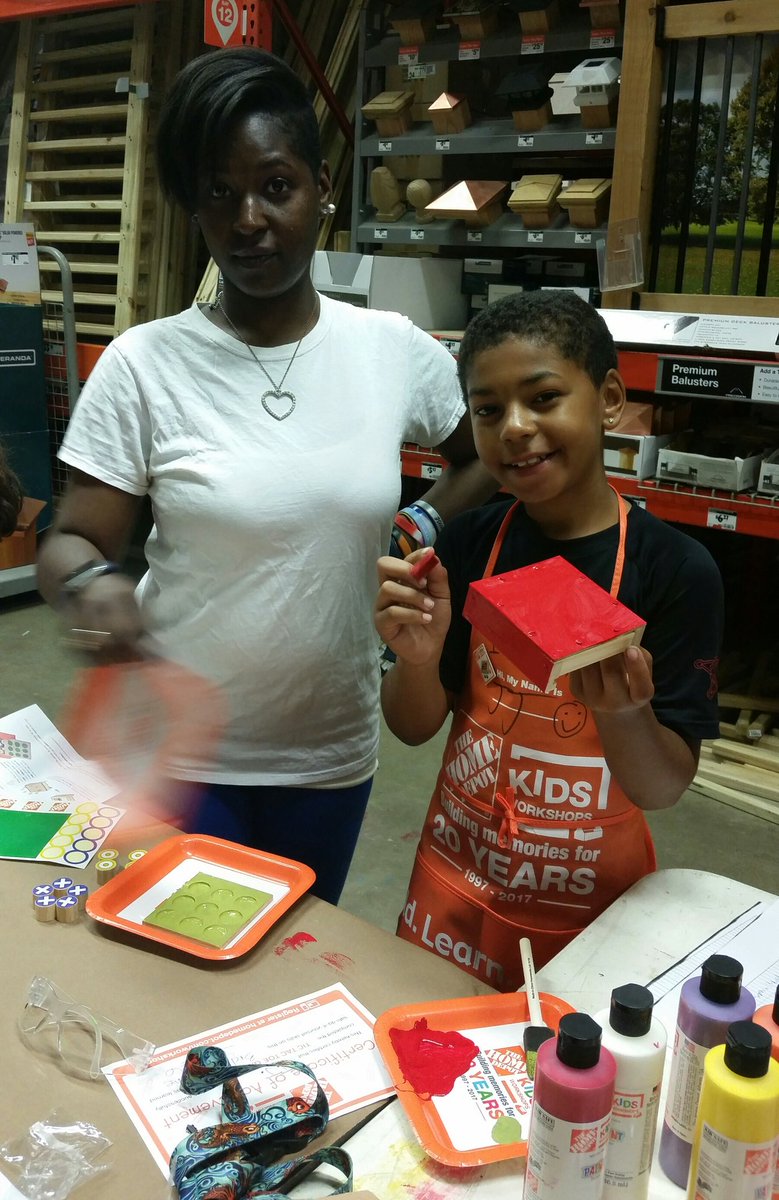 Taraglienke's tweet photo. Kids workshop Tic Tac Toe Game at 4607!! @VicTHD4607 @kattyniner https://t.co/sw8G02Un1B
