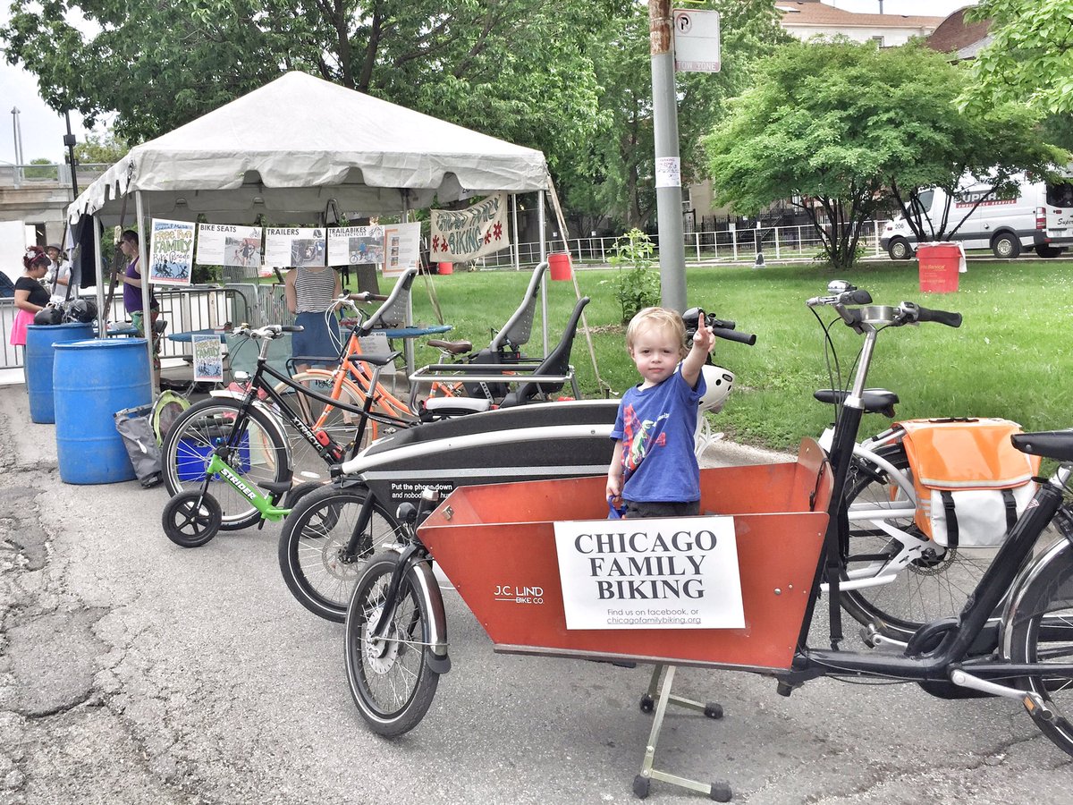 ChiFamilyBiking's tweet photo. Stop by our Bike Museum at the #606BlockParty Today! We're here till 4!
#chicagofamilybiking #bikechi #familybiking https://t.co/7pKzB1d4vv