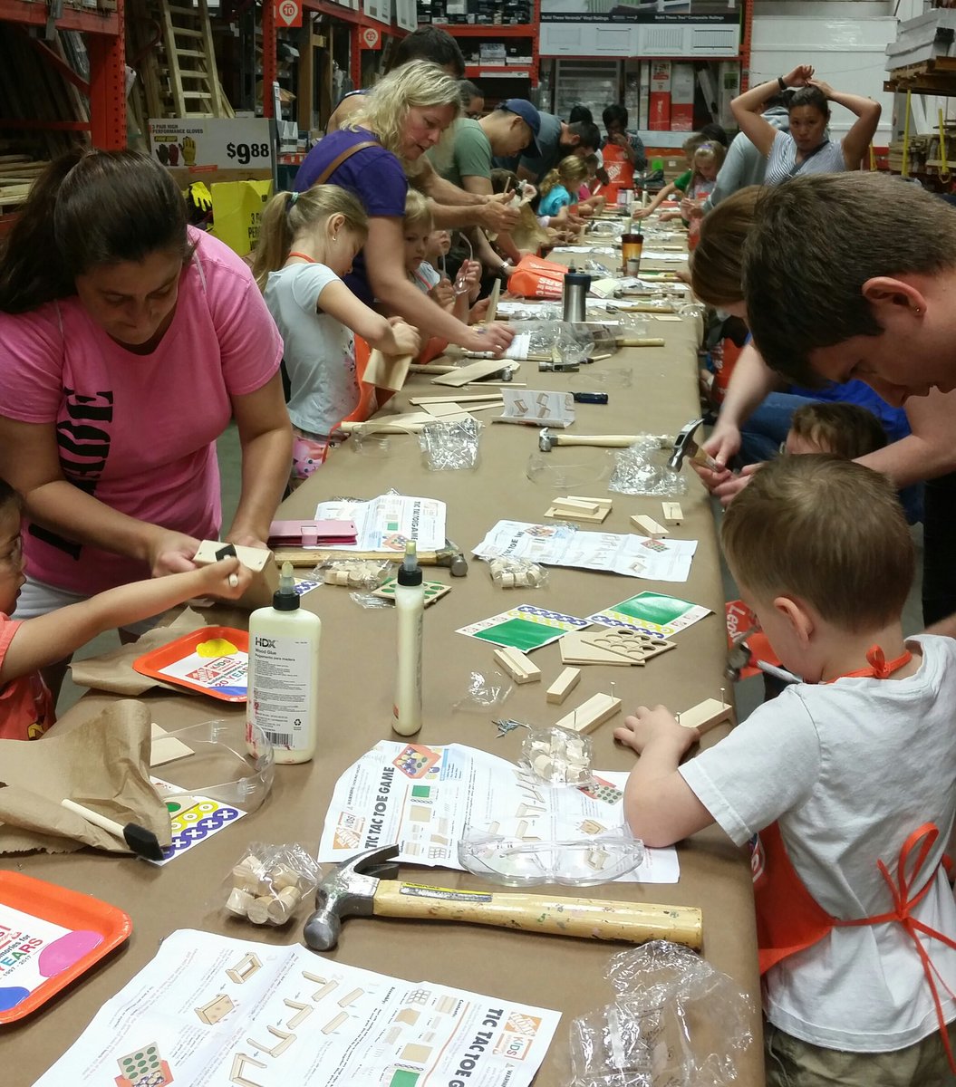 Taraglienke's tweet photo. Kids workshop Tic Tac Toe Game at 4607!! @VicTHD4607 @kattyniner https://t.co/sw8G02Un1B