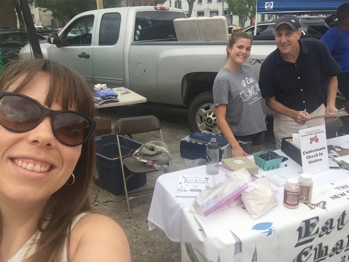 TulanePRC's tweet photo. We're at @ccfmtweets this morning for the #FarmToOfficeNOLA challenge! @EatLocalNOLA @FitNOLA https://t.co/BAIGFCbx3w