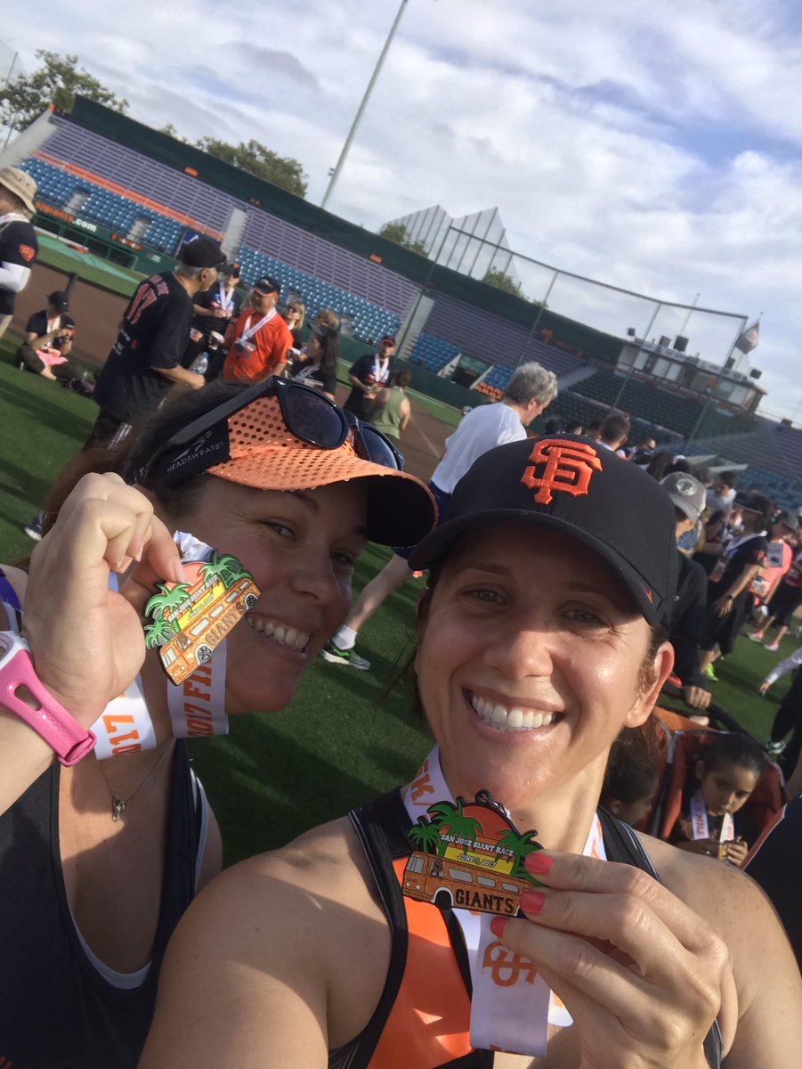 MalibuAmy81's tweet photo. Sisters who run together sweAt tΦgether #aoe #giantrace @SV_APhis @giantrace @SJGiants @AlphaPhiIntl https://t.co/1q08VSoVry