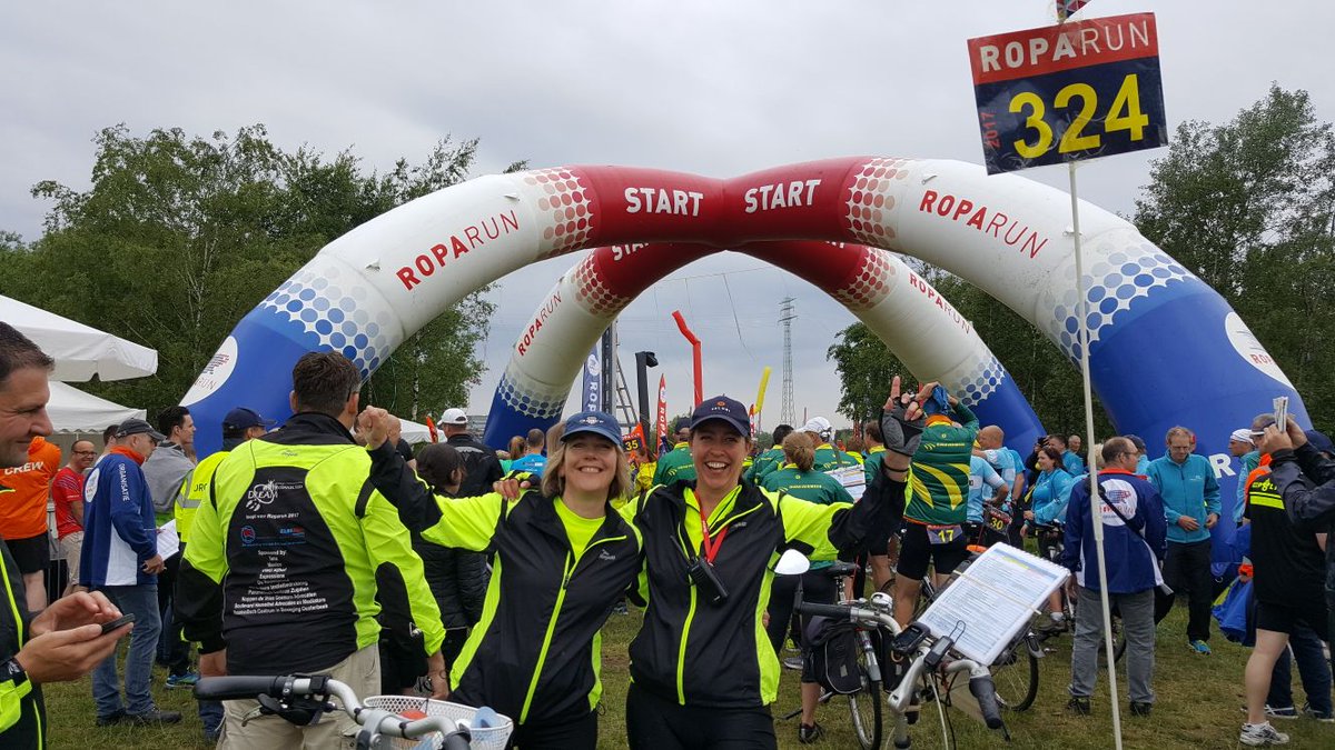 ConnectedDream's tweet photo. @Stg_Roparun #ConnectedDream is vol energie vertrokken! https://t.co/B8FHViq6cy