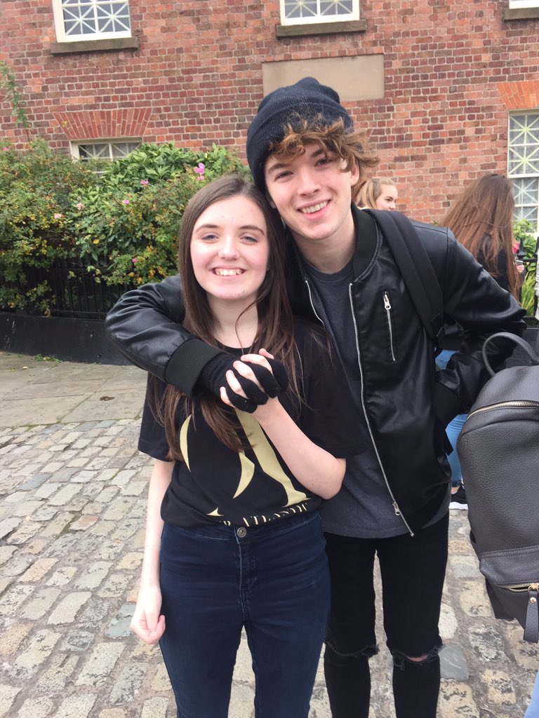 Over_Mersey's tweet image. I'm Chloe (@cheekycondor) and I'm a Liam girl and one of the Liam girls on this☺️