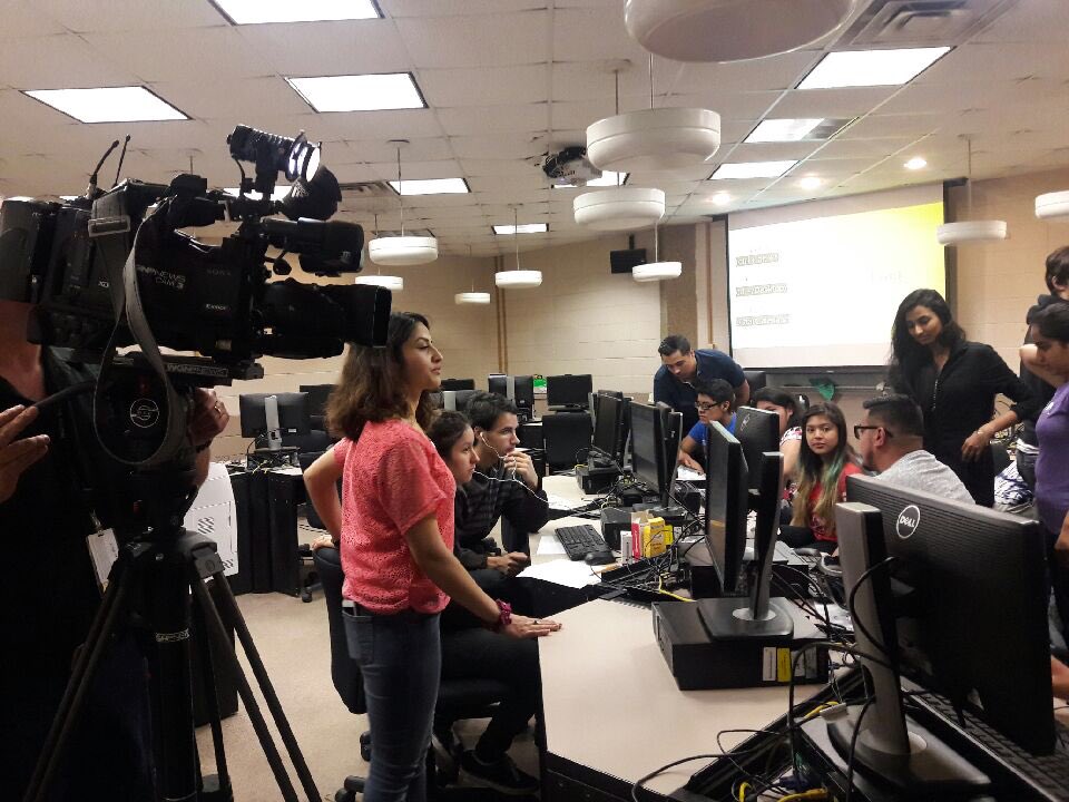 Aaron_Cortes's tweet photo. We love #Coding, @Pathways_NEIU #TRIOworks #GoogleIgniteCS w/CSdept @NEIU @CCAS_NEIU @WGNNews @ChiPubSchools @Morton201 We love coding! https://t.co/BCYG3xhYqx