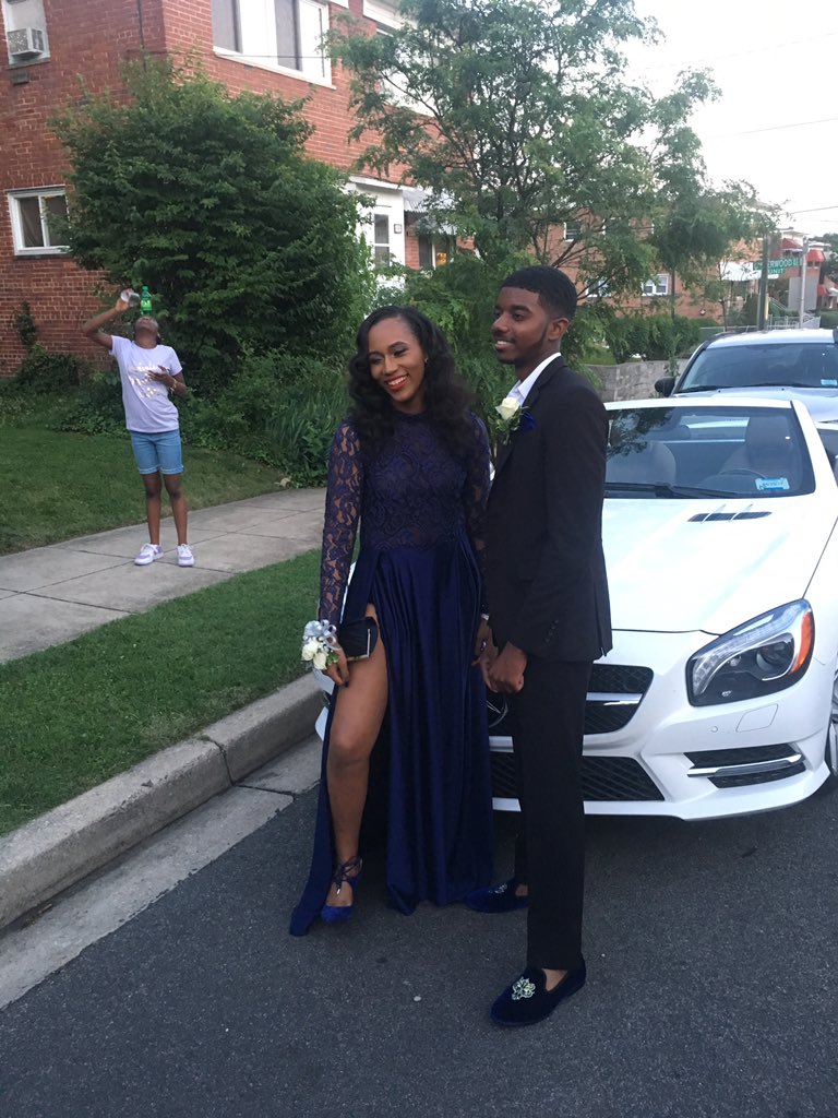 moneyE4J's tweet photo. ONLY WENT TO TAKE PICS ๐#TechProm2k17 https://t.co/9GMCX29k4s
