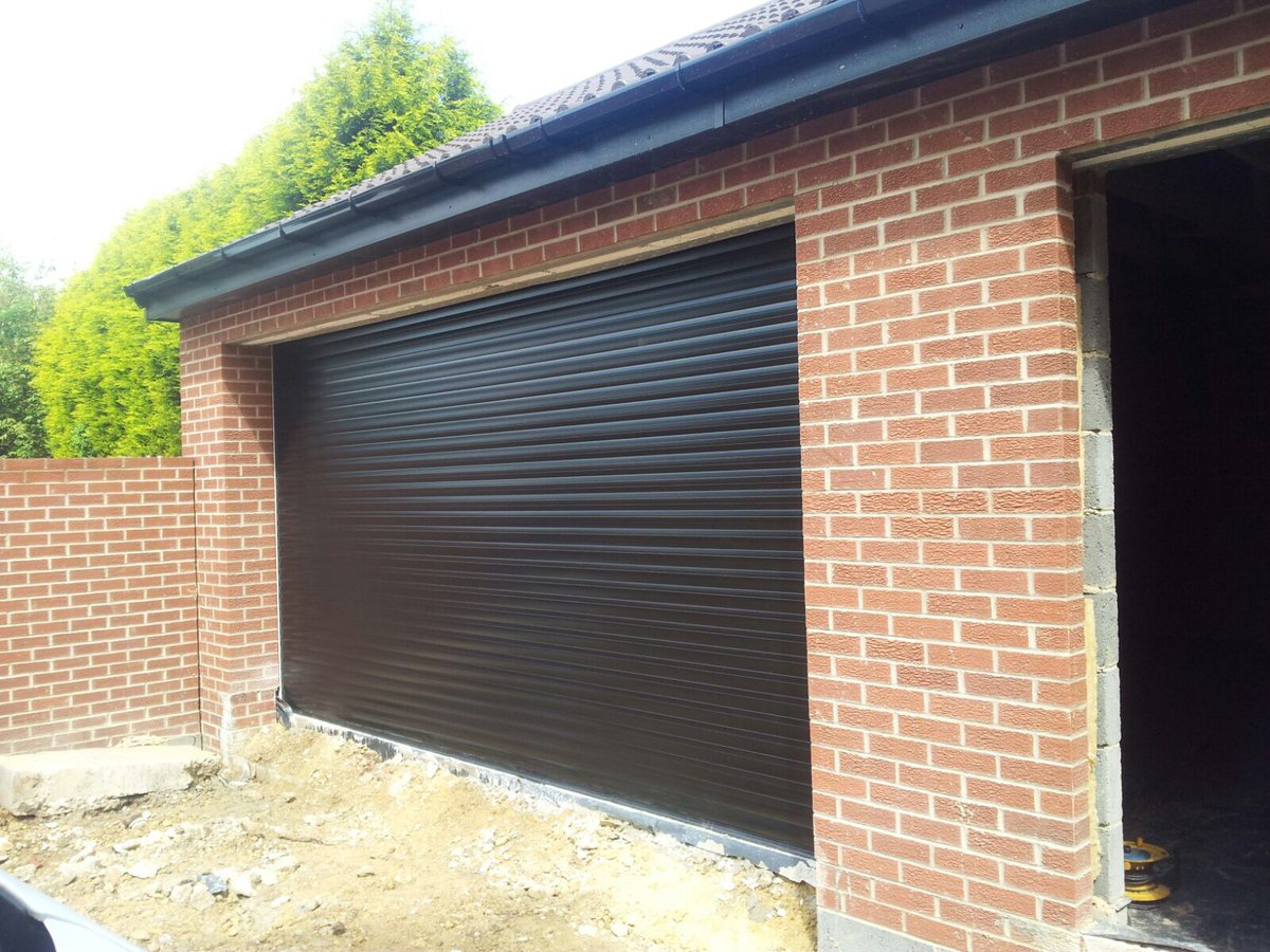 crshutters's tweet photo. This Tickhill resident has no worries when it comes to thieves thanks to our #qualityshutters #TotallyTickhill https://t.co/8YTJZz1Rl8