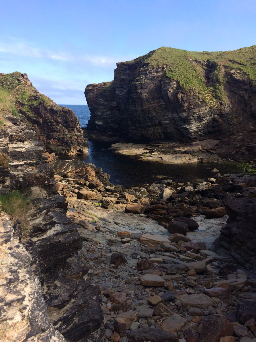 T_Edginton's tweet photo. What an evening, which we'd brought a picnic #mullhead #orkney @VisitScotland @VisitBritain https://t.co/saoSY8QZDj