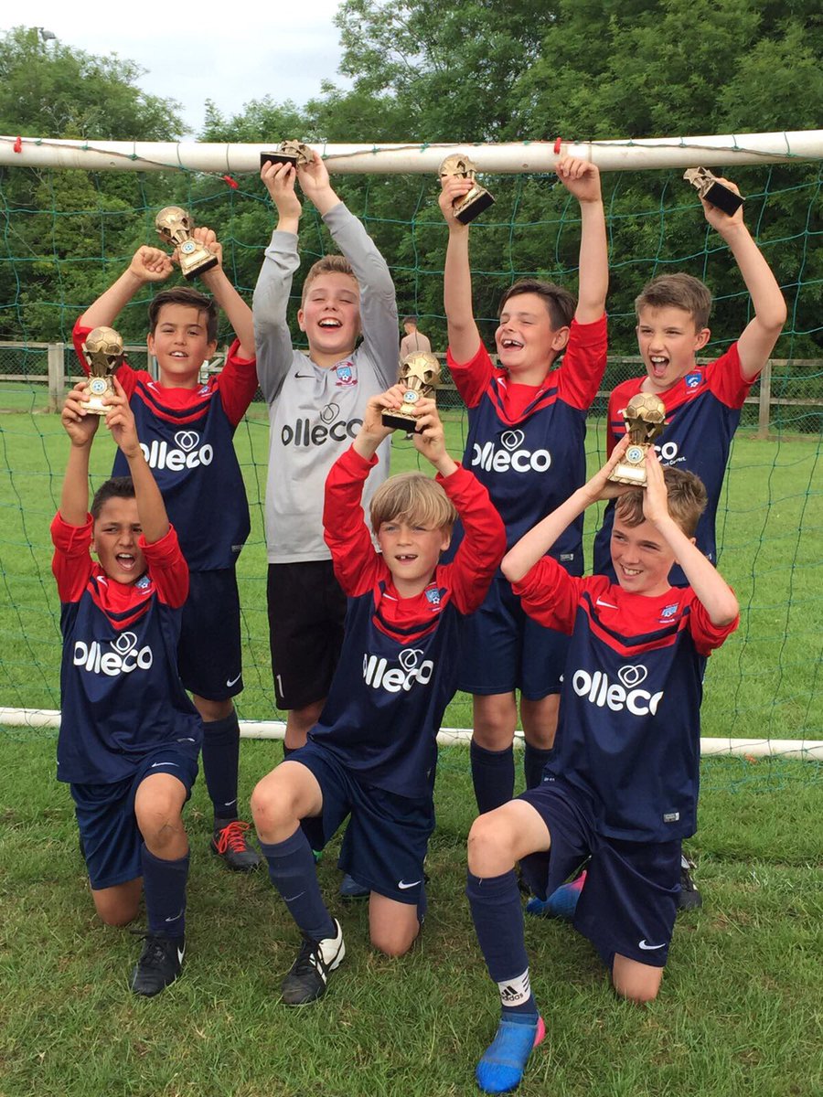 mark_sneap's tweet photo. Unbelievable day winning Twyford tournament (Tiverton) these boys did @StokeGabrielAFC proud 🏆⚽��@TorbayDistrict https://t.co/fkKCZfN0su