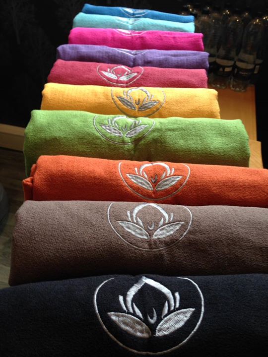 RedHotYogaUK's tweet image. A whole rainbow of RHY grip towels now in stock in our 1st floor shop - one for every outfit??? #retailtherapy #yogagear #pilatesgear