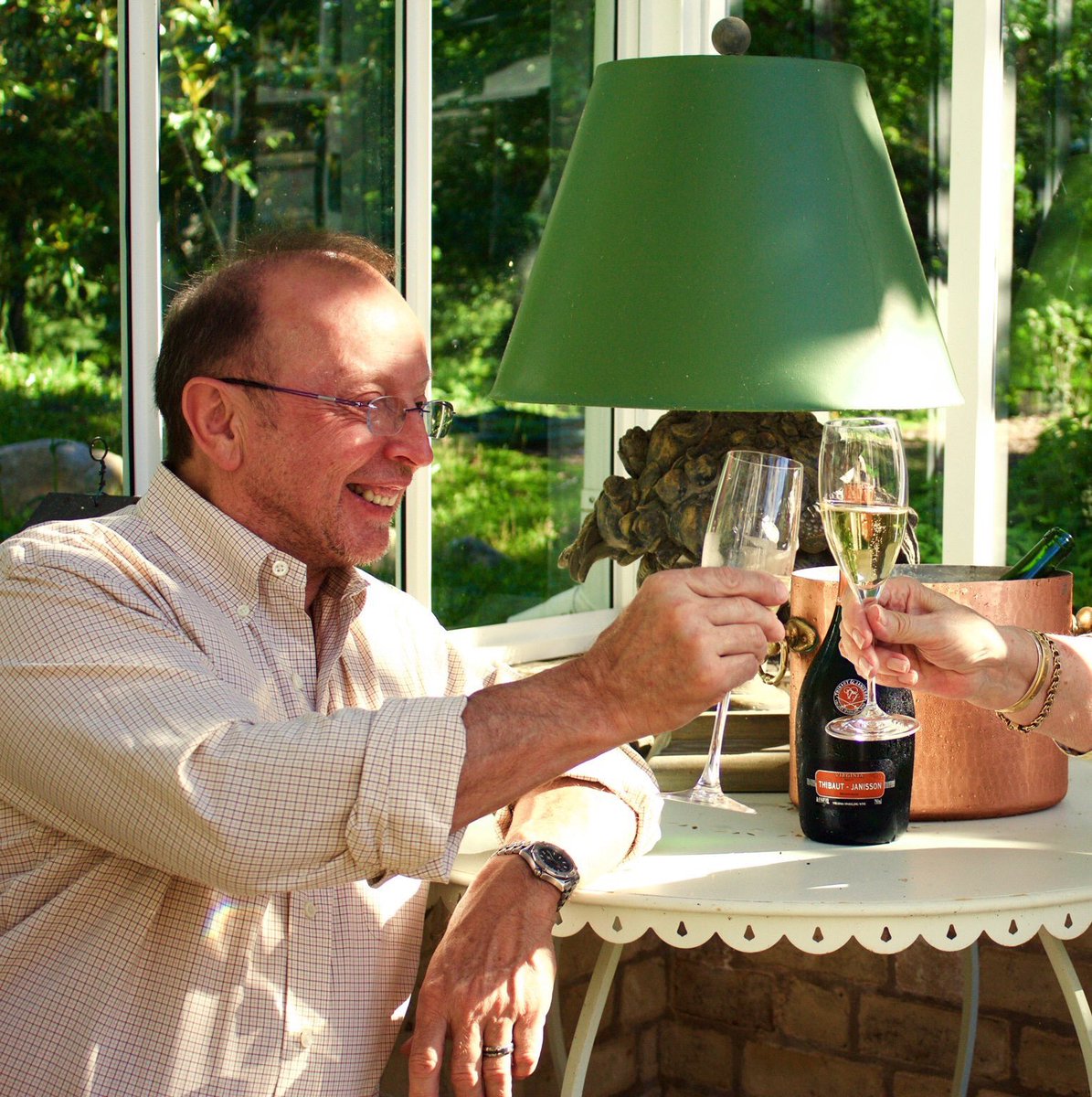 TJwinery's tweet photo. It's a beautiful day ☀️for bubbles...though we say that every day.

📷: @CvilleUnCorked https://t.co/X6qXKwaZp9