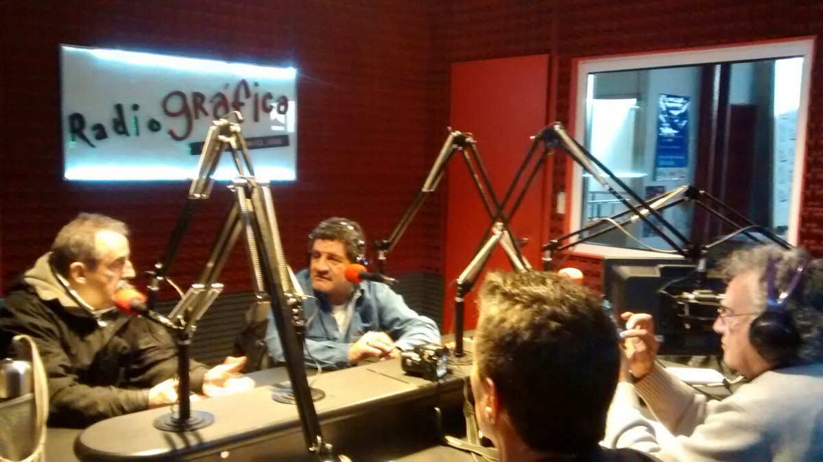 VictorCanterok's tweet photo. @lucesdebar2017 @lucesdebar2016 x @RadioGrafica893 
con #GuillermoMoreno #TatiZampino
@Peronismociudad @PJCiudad 
#EVITAesAmor
#JDPERONosUne https://t.co/BDhuYegQTk