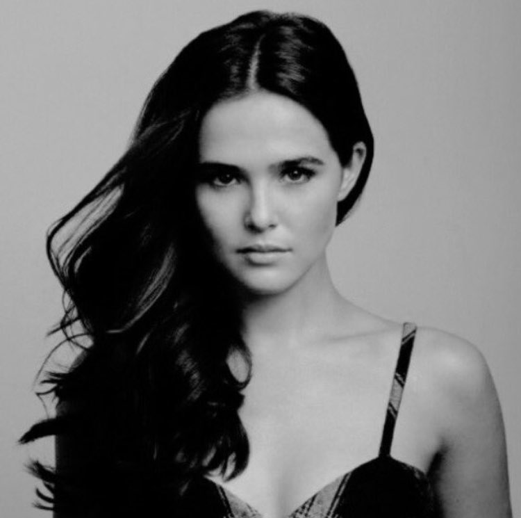RPGdemigods's tweet photo. - Freya Vladislav 
- 19 ans 
- Grecque 
- Fille d'Arès
- Alliée des dieux
- Froide, insolente

Bienvenue @FreyaVladislav ! https://t.co/aKHbIAwQQa