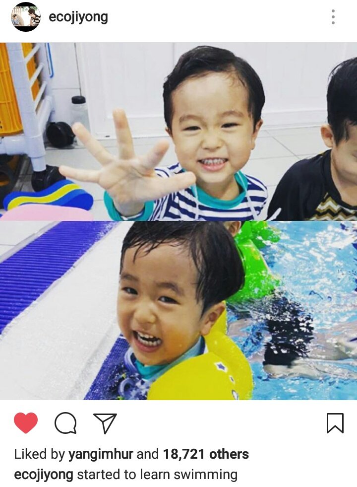 KoSeungJaeTH's tweet photo. น้องซึงแจเริ่มเรียนว่ายน้ำแล้ว~ หนูไม่จมแน่นอนเพราะหนูมีแก้มกลมๆช่วบลอยตุ๊บป่องๆเยย~ 👦🏊 https://t.co/6LVk2d5SWm