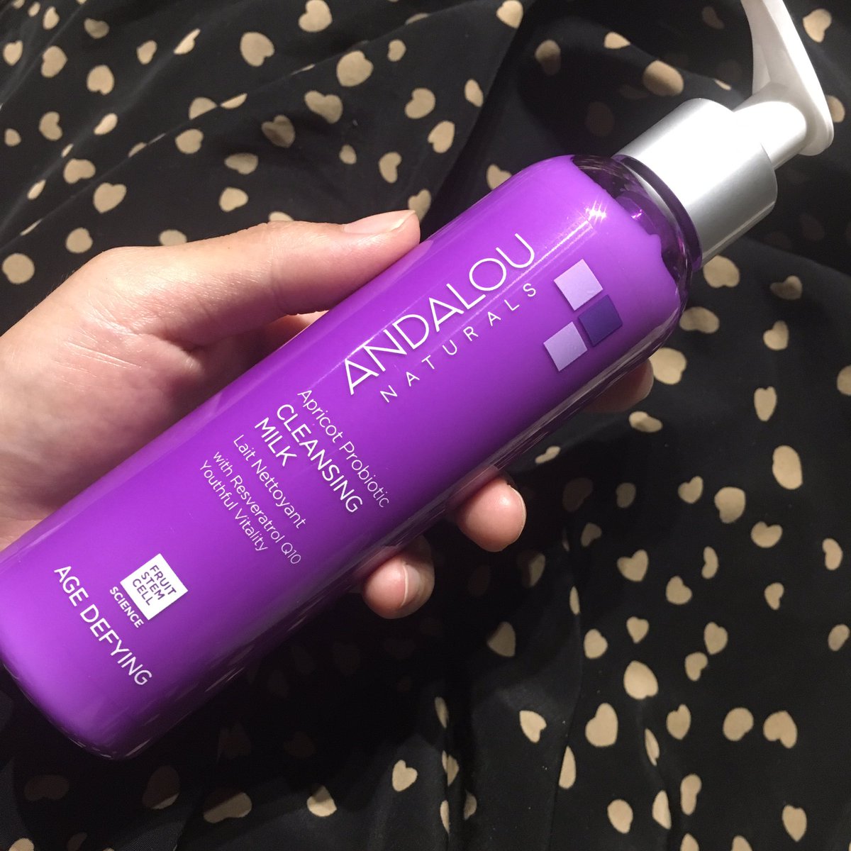 ロンパリ على تويتر この間購入したbbがとても良かったのと レビューを見て高評価だったので購入したandalounaturalsの クレンジングミルク いや 好きですこれ インスタの方で詳しく書いてます T Co Ukrumobqle アンダルーナチュラルズ Iherb購入品