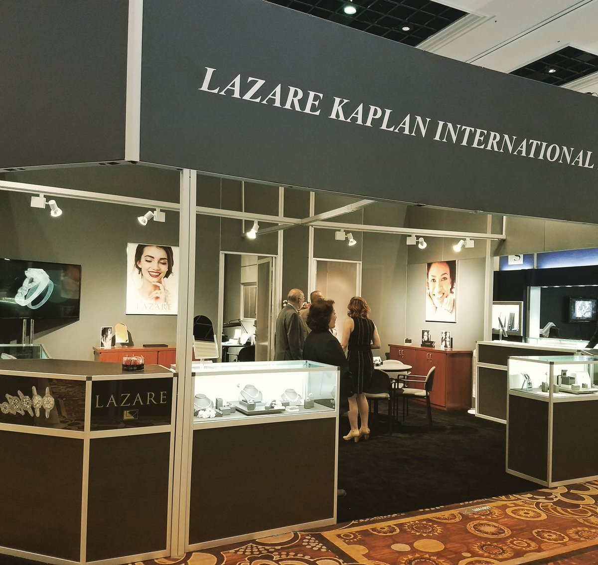 MarceeFeinberg's tweet photo. Come see us at booth Lux1027! #Lazare #luxuryshow #luxurybyjck #jcklasvegas #jck2017 #luxury2017 https://t.co/XBLmi4DrRG