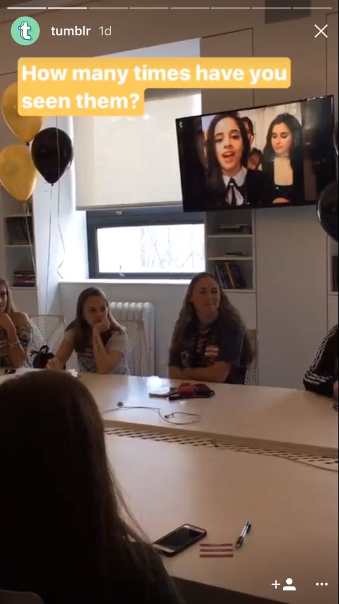 sacdoflop's tweet photo. Ontem no lugar que as meninas estavam e quebo tumblr estava gravando estava passando gifs camren sjshehekjeueej IMAGINA A LAUREN https://t.co/u5TLMy65Qc