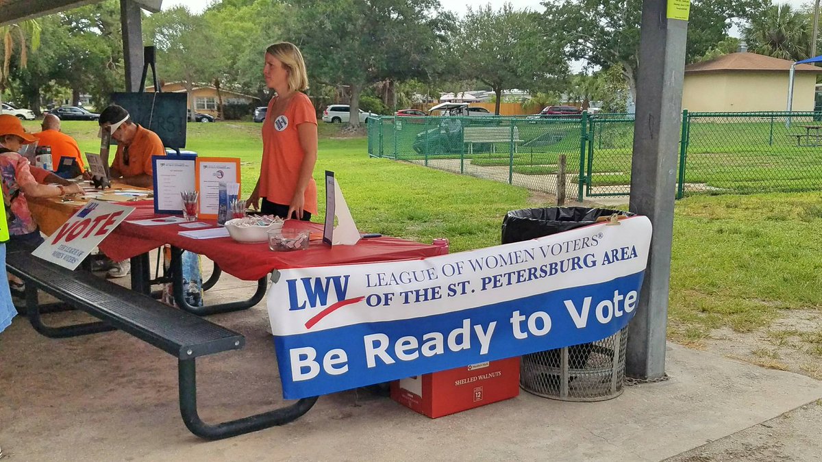 LettersFromLO's tweet photo. #wearorange #wearorangestpete #wearorangestpete2017 @MomsDemand https://t.co/wl8r380oyz