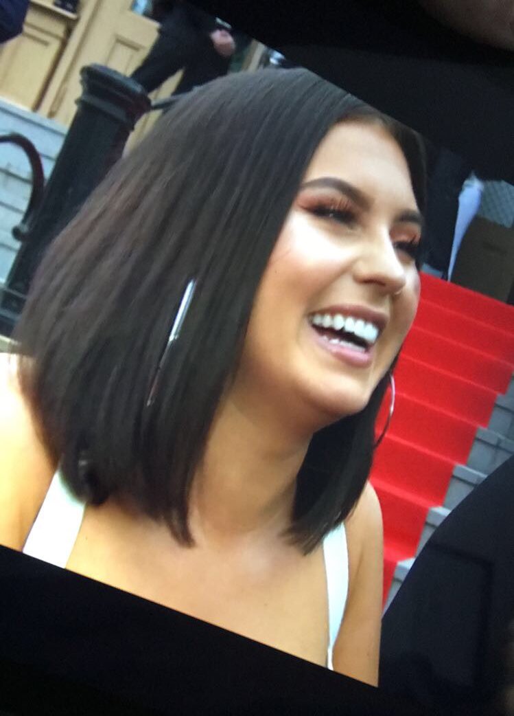 tessojohansson's tweet photo. HUR SNYGGGGGG ÄR DU INTE I DITT NYA HÅR ?!?!
GEORGOUSSS 😍😍 @Antyey https://t.co/BYa6nryx6V