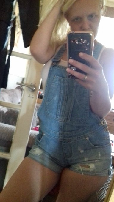 One day I'll grow up lol, but for now it's dungarees on a sunny day 😃 https://t.co/iAM4daHd2U