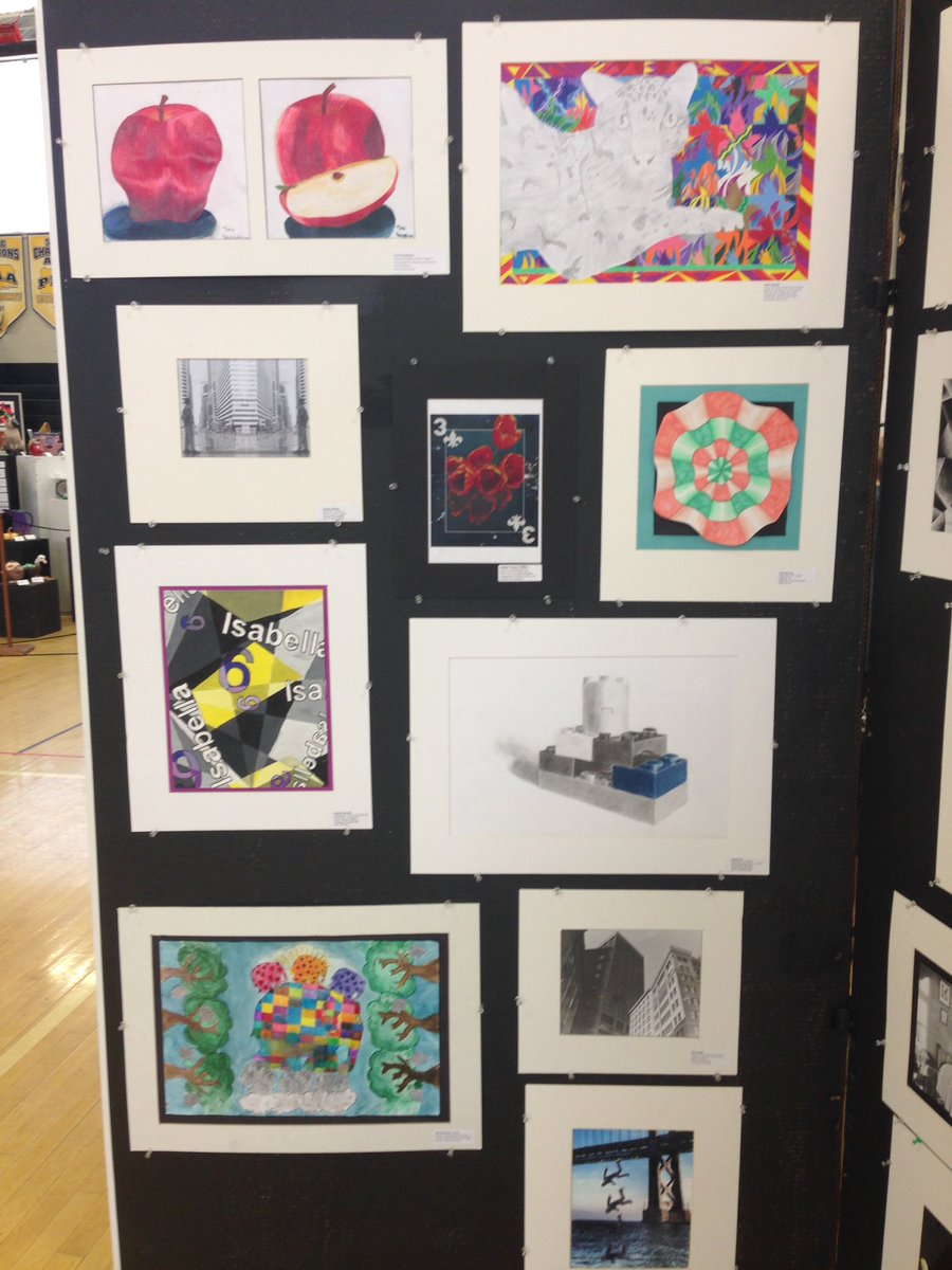 CBmwestART's tweet photo. Celebrating a year of art at the @CBSDart District Art Show! Join us today or tomorrow! #art #creativity https://t.co/qQrocwb7Rj
