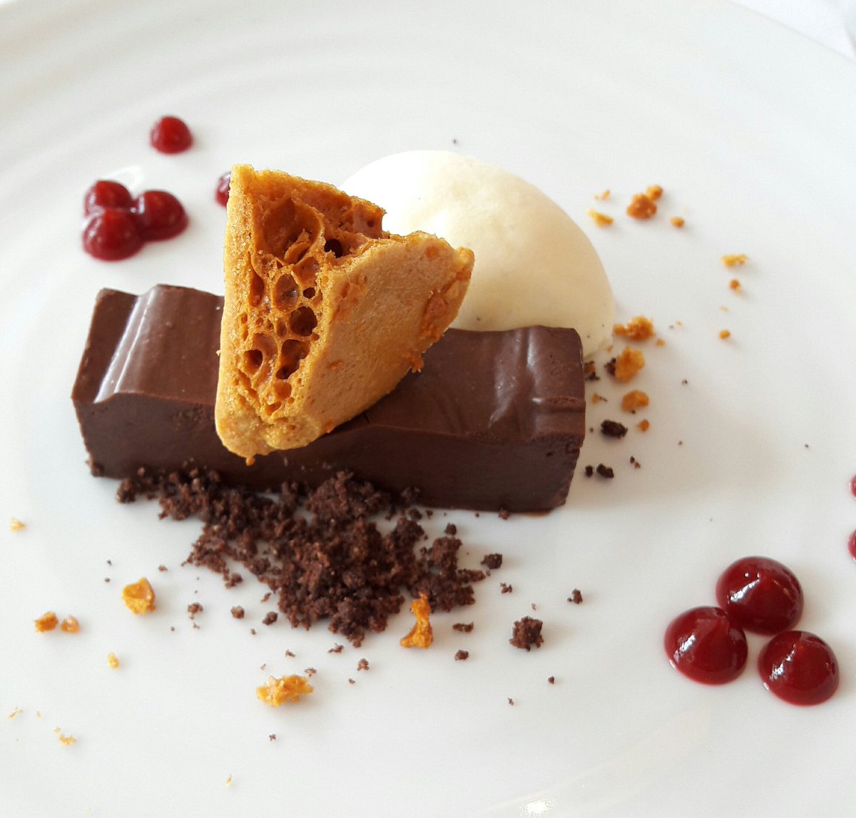 designbyjono's tweet image. As always, phenomenal food &amp;amp; cocktails @MojoTheFoodBar. #MojoMagic