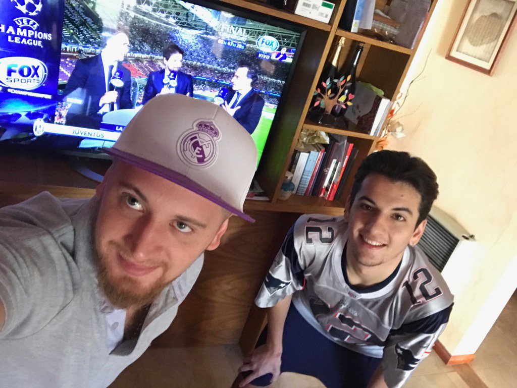ilopezdemarchi's tweet photo. @FOXSportsArg #ChampionsxFOX #HallaMadrid previa con @LdTomi https://t.co/SPzdQ7Qnqs