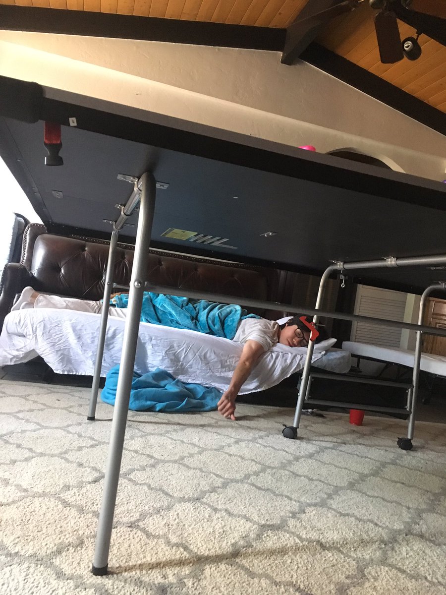 becca_beatbox's tweet photo. Vanck says he is ready to party #amazingrace #teamfun https://t.co/wkQW5jrnjd