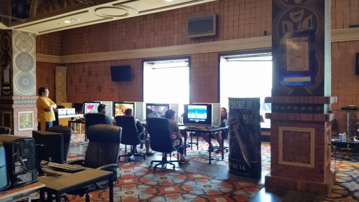 ACFanXpo's tweet photo. A break from the beach to game!  Open til 1 tonight! https://t.co/v4GmiTFn7z