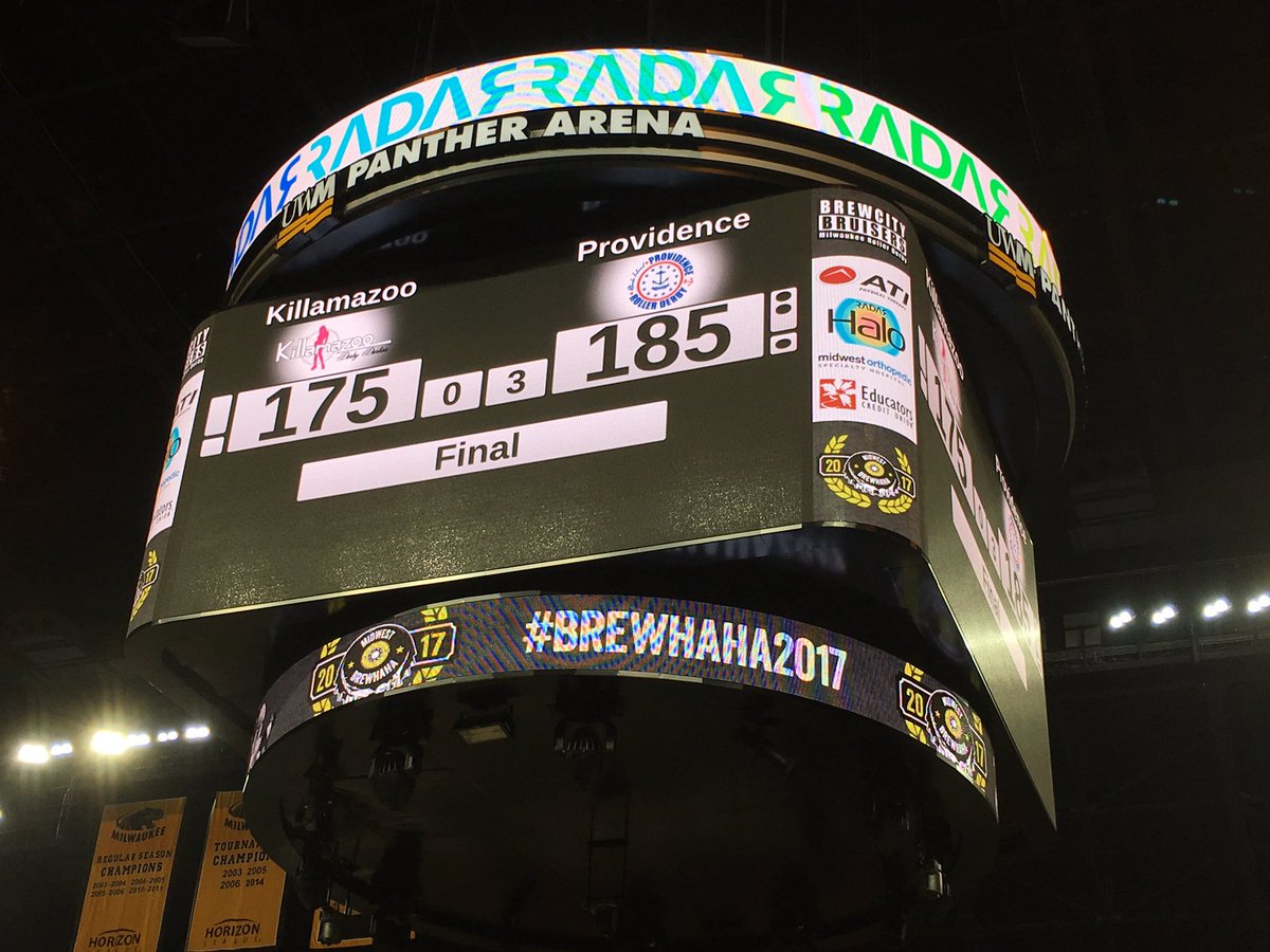 #Final #MidwestBrewHaHa2017 <a href="/KillamazooDD/">Killamazoo Derby</a> v <a href="/ProvRollerDerby/">Providence Roller Derby</a> Ten point difference!! #rollerderby