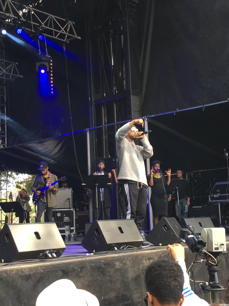 MeganOneDrop's tweet photo. @Disizfr est ici. #Nantes #MouvLiveShow https://t.co/UGhFaLtSp3