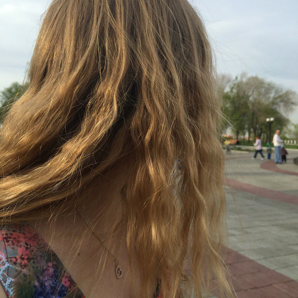 Голова с длинными волосами. Плохие волосы. Увидеть мои волосы. Ксюша куцевич лонг хаир. Увидеть мои волосы.