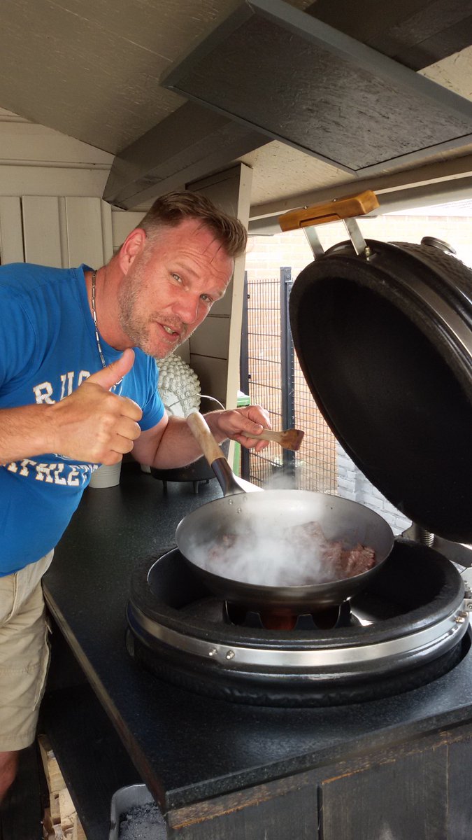 BBQ Wokken....
#Bavette
#Monolith
Cola saus
sausGURU