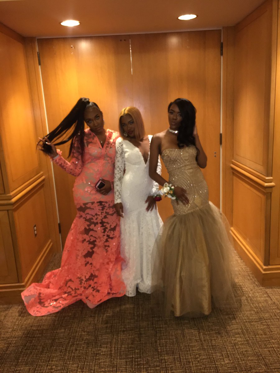 HEYQUEEEEN's tweet photo. When you a vet in this game, these b*'s want to do it just like you ๐๐
#TechProm2k17 (real pics coming soon) https://t.co/avgTTm4Tbz