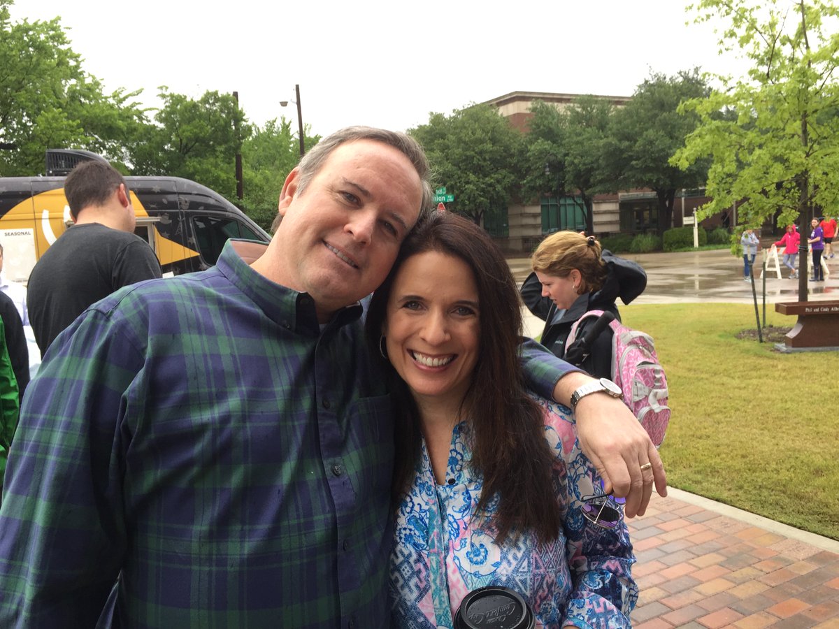 HCAdopt's tweet photo. Adoption Ambassadors @scottsamsnews and @MHarrisonNews #StepUpforHope #HopeCottage100Years https://t.co/TNdQ2MwHX2