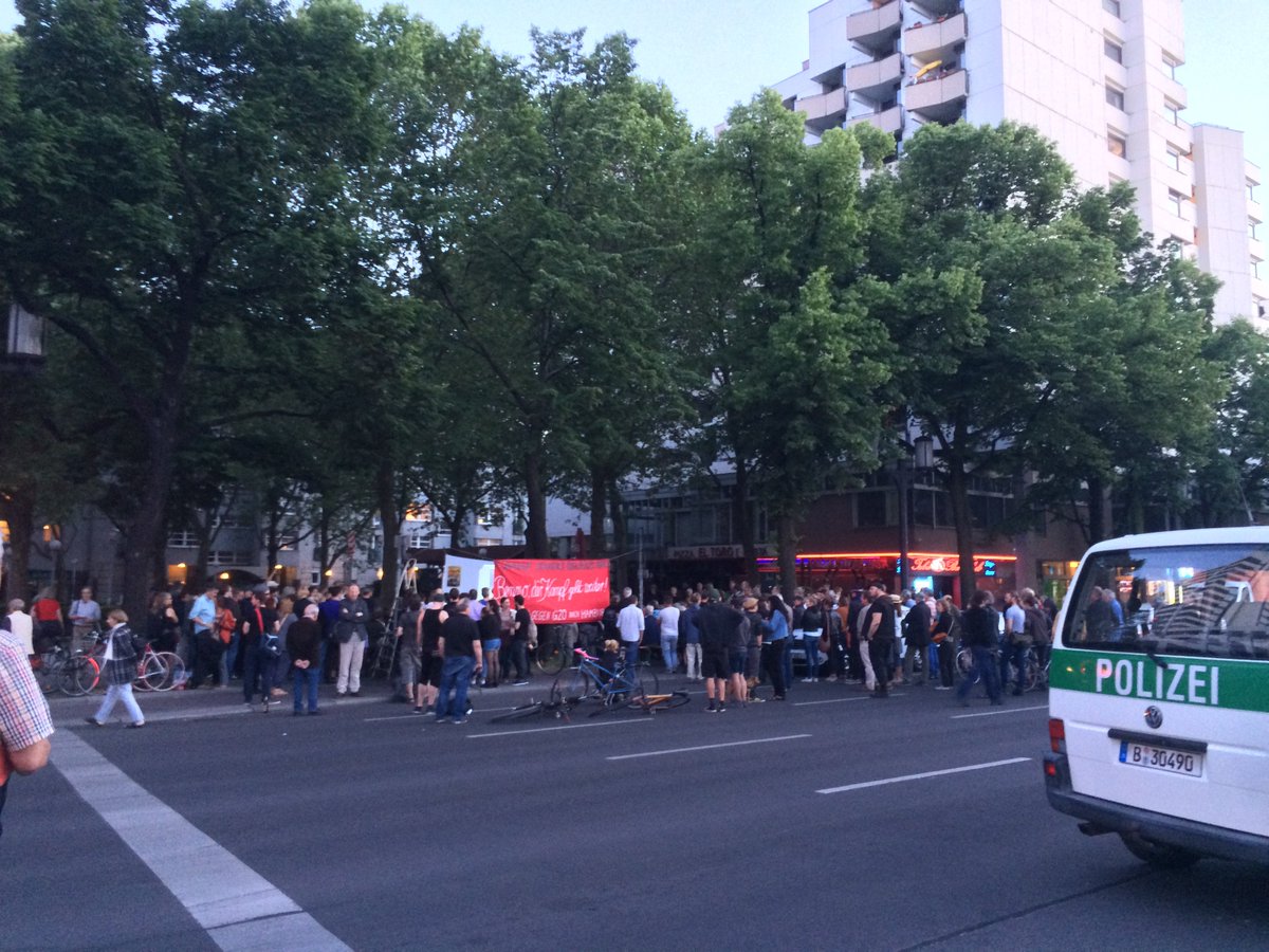 AntifaPlus's tweet photo. @NoG20Berlin Ein paar Eindrücke...
#Ohnesorg #2Juni67 #erinnernheißtkämpfen https://t.co/QwcEjpxRDn