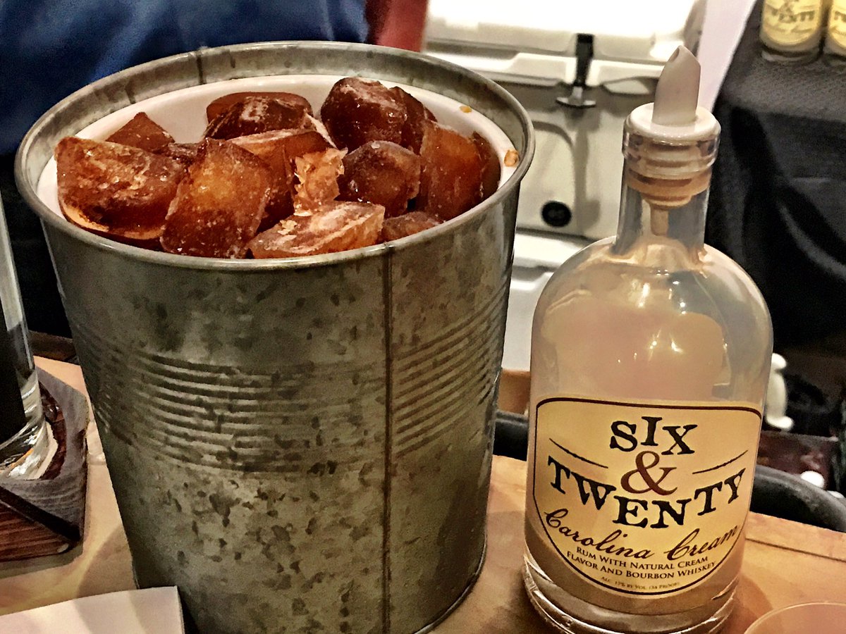 Passports_Grub's tweet photo. The Carolina Cream is by far my fave spirit @ATLFoodAndWine it's so creamy and delish!! #AFWF17 #travelwriter #tennesseeblogger https://t.co/w4uz2xM4LI