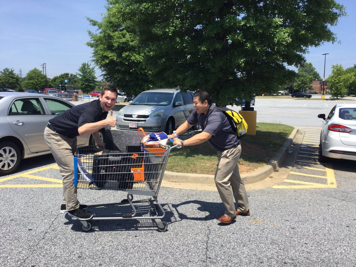 That_Sales_Guy's tweet photo. Do you love where you work? Have fun and get it done!
#WinningInWalmart
@MichaelMiess1 @collierjeremy @slangeret @NRSPG_ESeaton @AnesihW https://t.co/RhIy2vvSPq