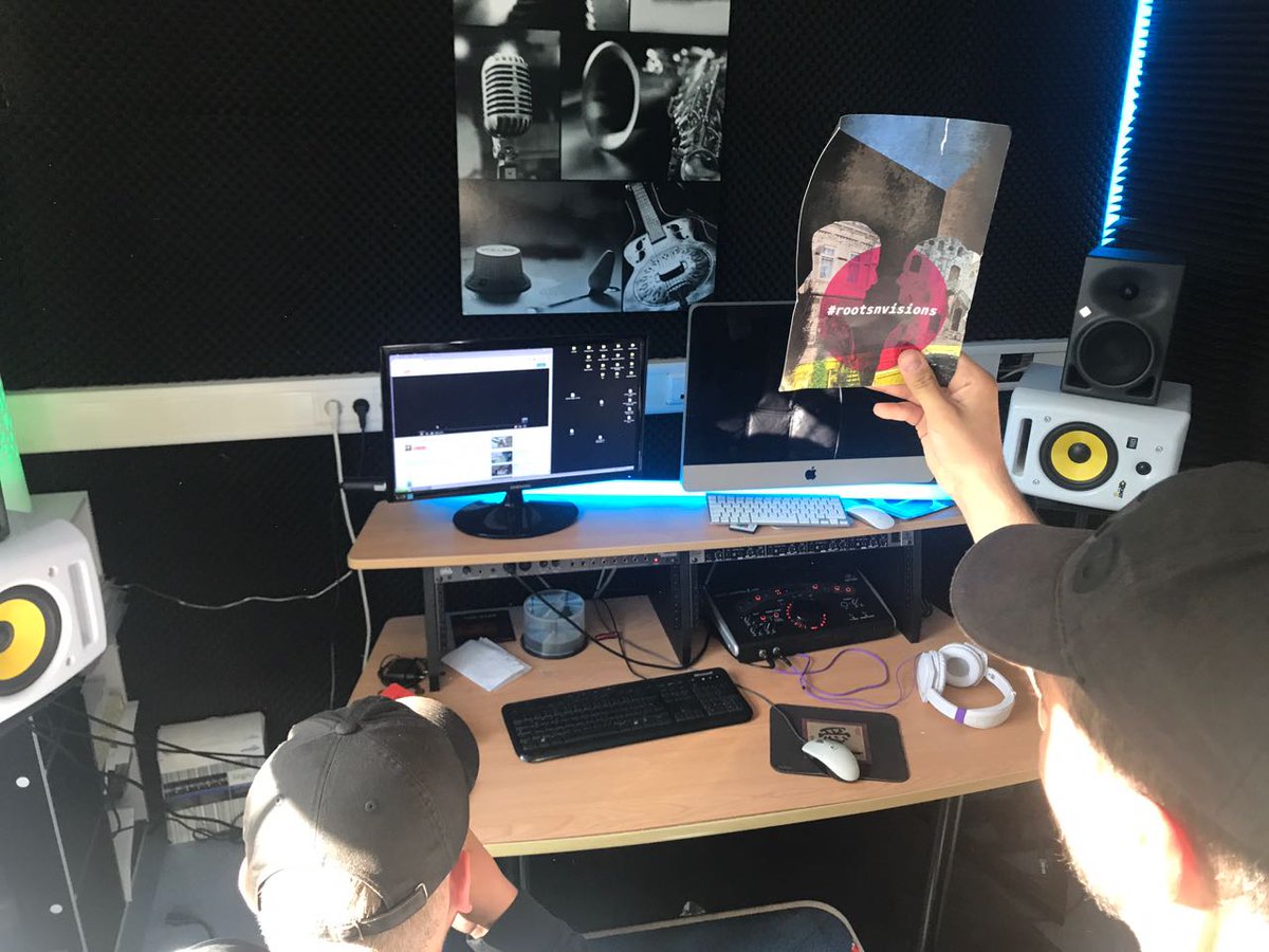 rootsnvisions's tweet photo. Tenever & Blockdiek at its best - summerday 325
#tenever #blockdiek #streetwork #jugendarbeit #urbangardening #tonstudio #freiziblockdiek https://t.co/91IGGz9CtV