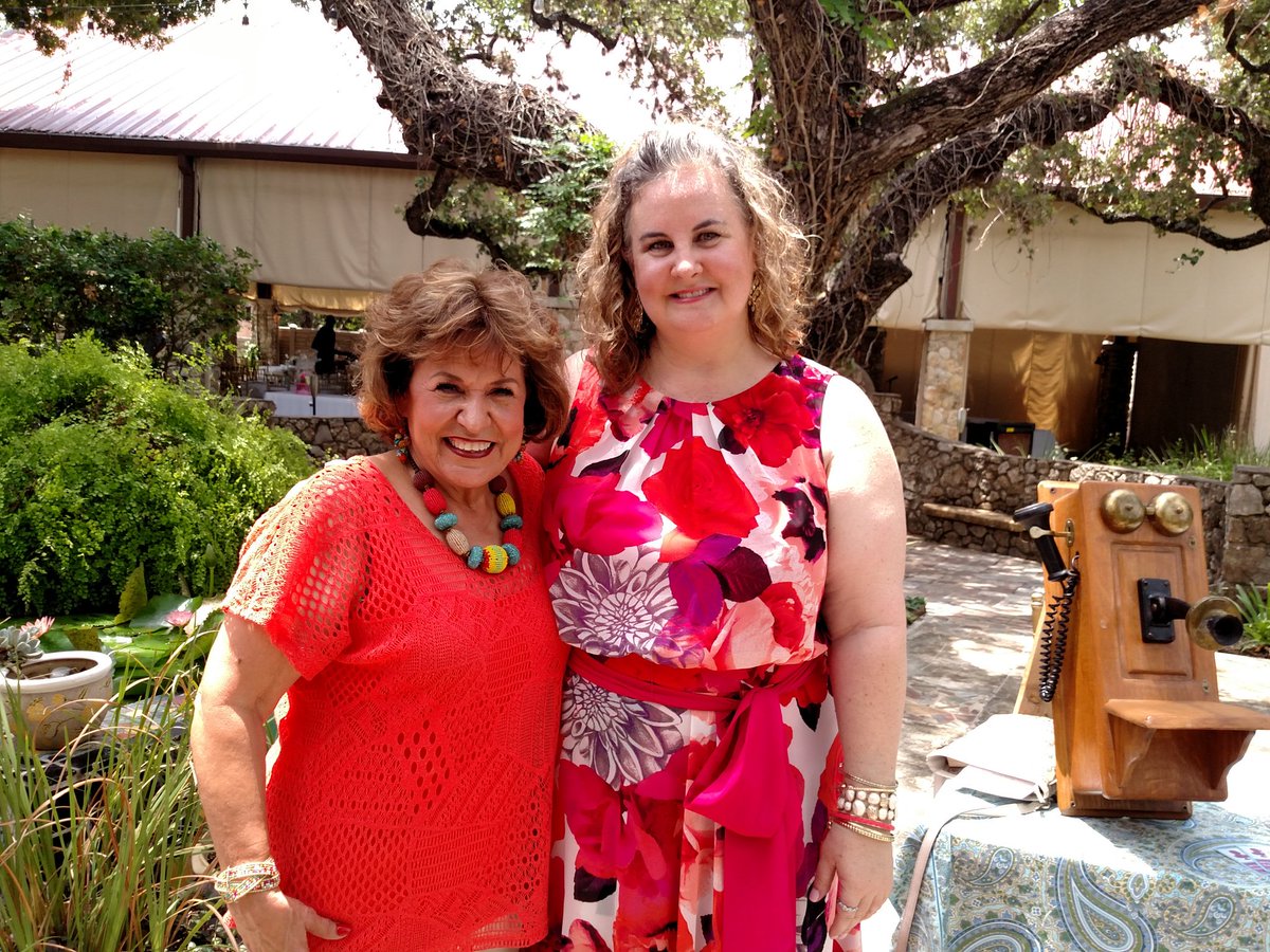 AWCSA's tweet photo. Maggie Cousins Chapter Award recipient @StephinTX71 poses with Volunteer Awardee Rose Moran #headlinerawards2017 https://t.co/UeVjgdEGY0