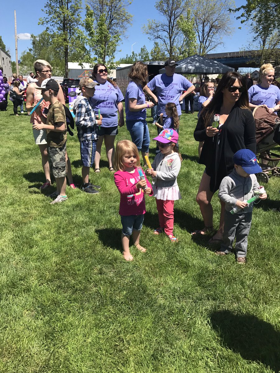1063jetfm's tweet photo. There is a huge event going on at Lee park right now. For the Grand opening of SugarDaddy Cupcakes and Catering #summerfunrunner https://t.co/uH9RC6M5xO