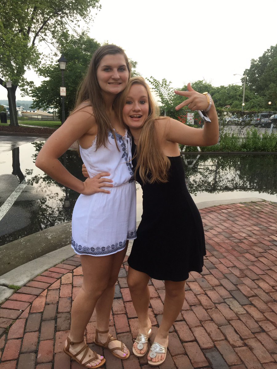 HallieWestphal's tweet photo. happy birthday hannah!! love u so much. miss study hall and soccer:( hope you have a fun night!!🎉❤️🍾 @hannahsliman https://t.co/CcByVaz4Z6