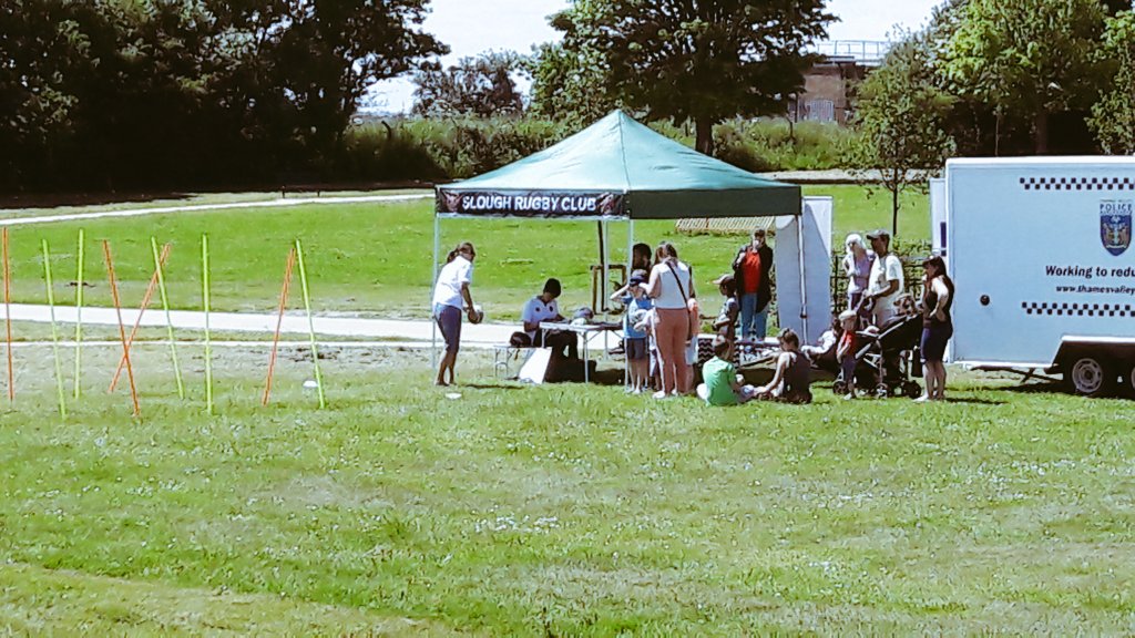 ActiveSlough's tweet photo. Great day in the sunshine🌞for the reopening of Kennedy Park🌳in Britwell! Our #ActiveSlough zone proving popular 🎾🏉⛳😁 #loveparks #getfit4free https://t.co/xTlfjMDcRt
