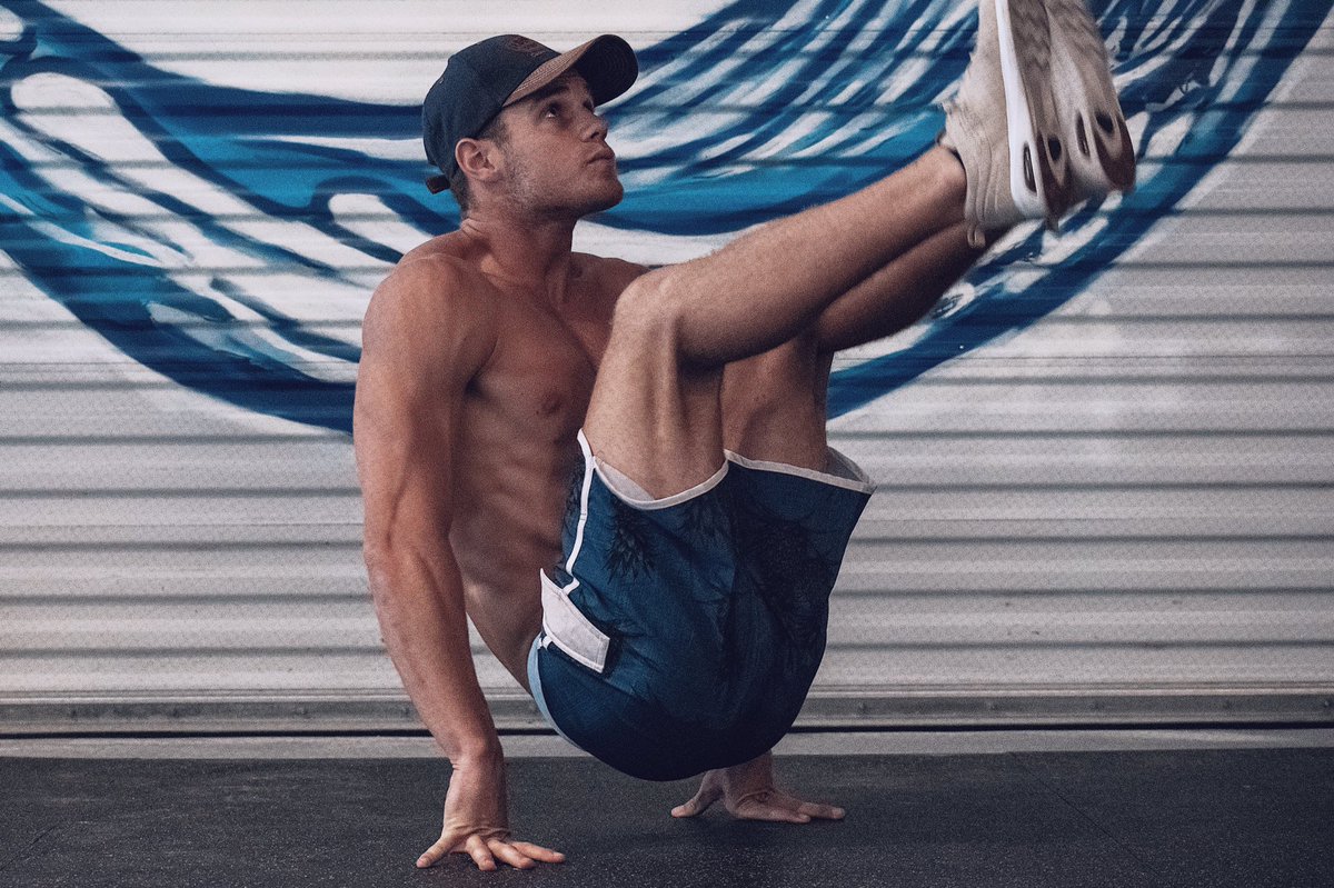 The2Sixteen's tweet photo. #ProSurfer #CoreyHowell invited me to take some photos of him at the gym. #photography #jaxbeach #atlanticbeach #surfer #workout #fitness https://t.co/CW7yxWvgPT