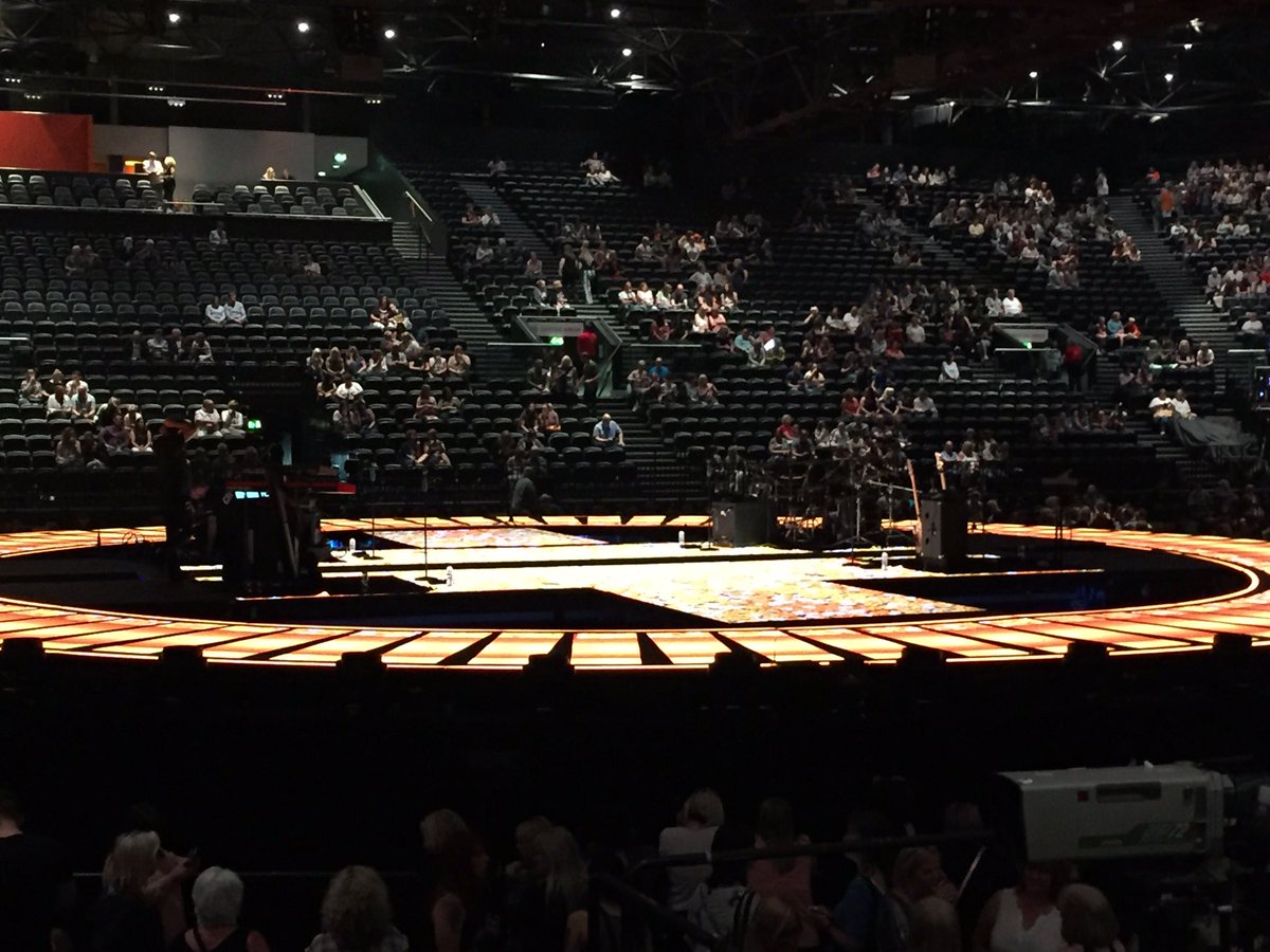 Hey <a href="/GaryBarlow/">Gary Barlow</a>, ready and waiting