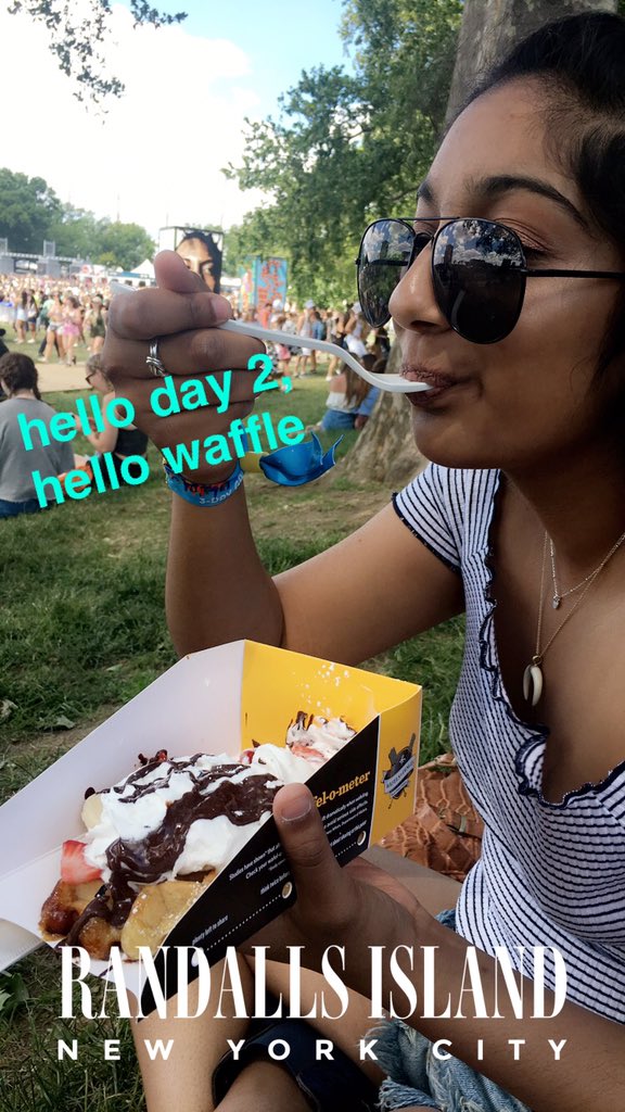 bpowz's tweet photo. DAY 2 FEAT. WAFFLES N HAPPINESS @GovBallNYC @ray_ban #GenuineSince https://t.co/XYAjMe0AXD