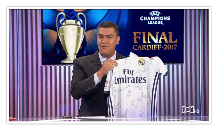 DeportesRCN's tweet photo. ¡A 15 minutos del pitazo inicial! ¡Piiiiidaaaan domiciliooooo!

@EduardoLuisFut 
@RCNRICARDOHENAO 
@FarydMondragon 

🏆 #FinalChampionsxRCN 🏆 https://t.co/kWMmD8ayzR