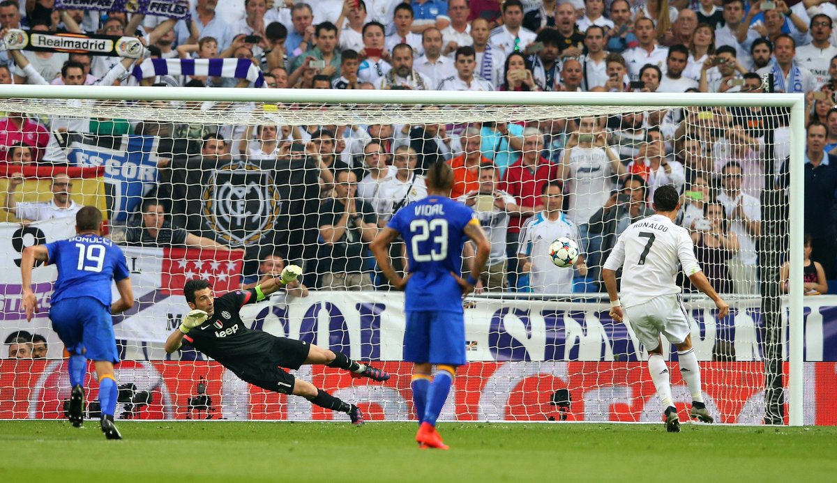 OptaJose's tweet photo. 5 - Cristiano Ronaldo es el jugador que ha marcado más goles a Gianluigi Buffon en toda la historia de la #UCL. Duelo. https://t.co/MuHLoPZS5I