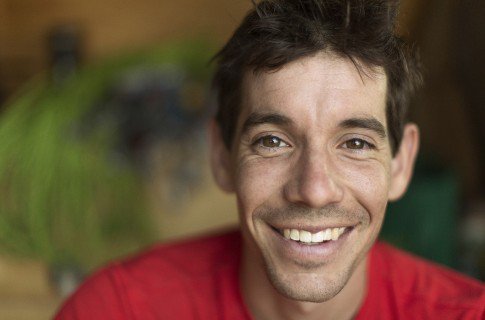 TheGearJunkie's tweet photo. Alex Honnold Free-Solo Climbs El Capitan https://t.co/72G5olMKIK https://t.co/p1DNZQFYQ8