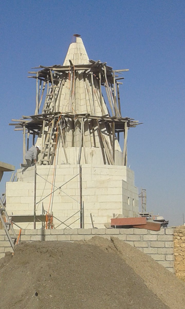 mumtazibrahm's tweet photo. #Yezidis are busy rebuilding their shrines that ISIS has despaired of hoping to return another #hijacked #Yazid https://t.co/6WC74eRLFv