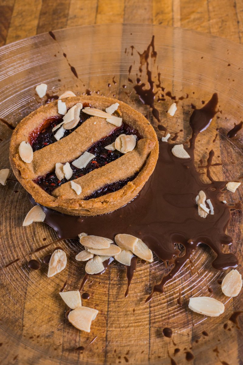 Una dolce conclusione: torta linzer e cioccolato. Da leccarsi i baffi. #LaCascinaDeiSapori